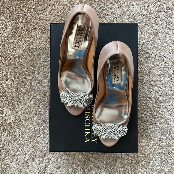 Badgley Mischka Heels - all original packaging - size 6.5 - Picture 5 of 7